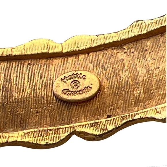 Rare Vintage Hattie Carnegie Wavy Textured Brushed Gold Tone Clamper Bracelet - Picture 3 of 5